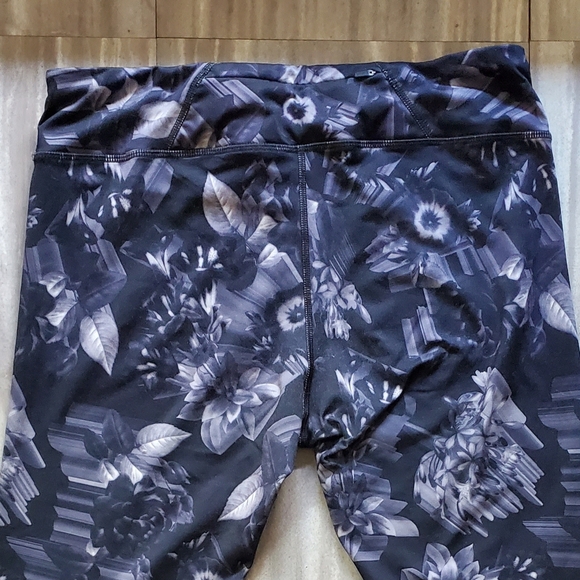 Nike Leggings - Picture 3 of 3